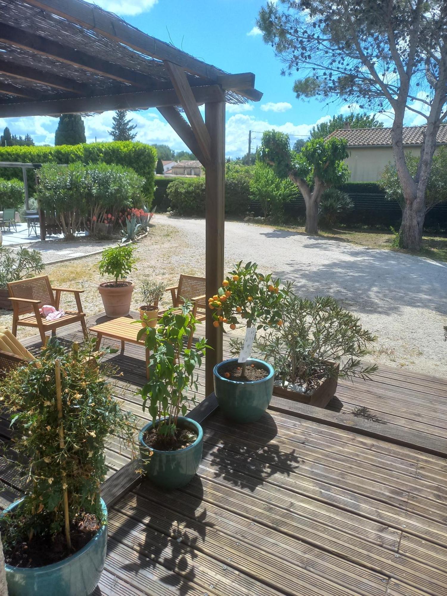 L'En Haut Aramon Extérieur photo